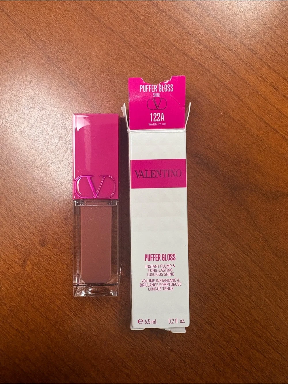 Valentino Puffer Gloss 122A Warm It Up - Bright Pink Cap, Mauve Gloss